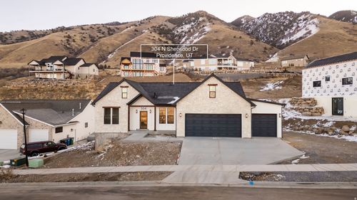 304 N Sherwood Dr, Providence, UT, 84332-6003 | Card Image