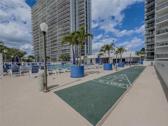 708 - 3701 N Country Club Dr, Condo with 2 bedrooms, 2 bathrooms and null parking in Aventura FL | Image 21