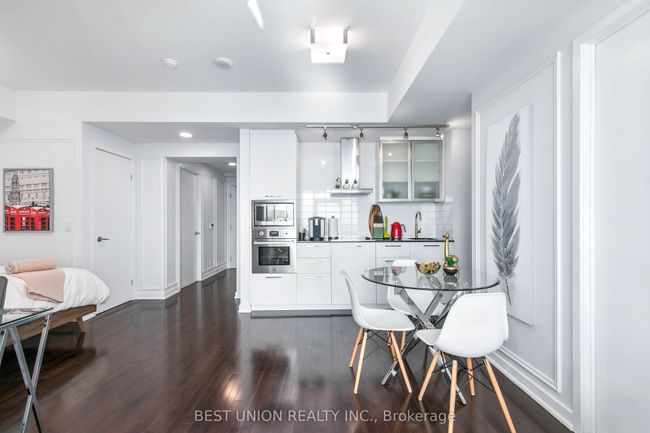 6406 - 14 York St, Condo with 2 bedrooms, 1 bathrooms and 1 parking in Toronto ON | Image 18
