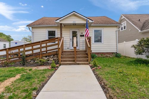 a-142 E Park Dr, Kingsport, TN, 37660-3804 | Card Image