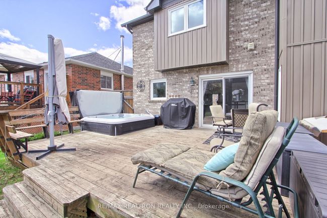 169 King St, House other with 4 bedrooms, 3 bathrooms and 6 parking in Mount Albert ON | Image 31