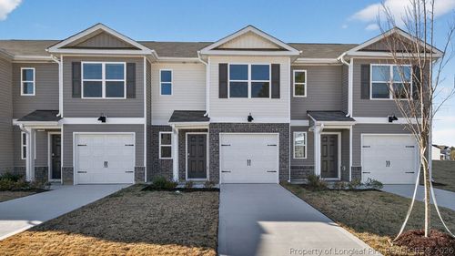 240 Maddox Dr, Aberdeen, NC, 28315-5005 | Card Image