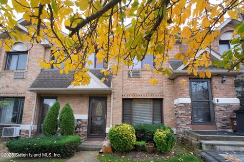 90 North Drive, Staten Island, NY, 10305 | Card Image