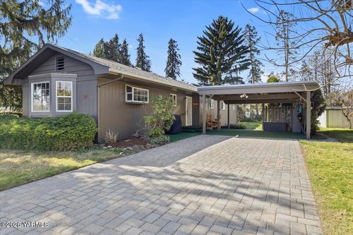 34 Moore Ave, Naches, WA, 98937-9761 | Card Image