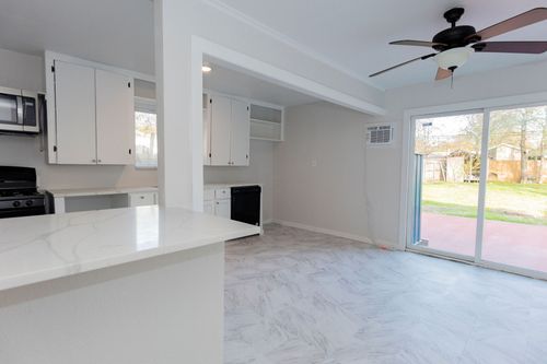 1113 S Chicago Ave, Fort Worth, TX, 76105-1712 | Card Image