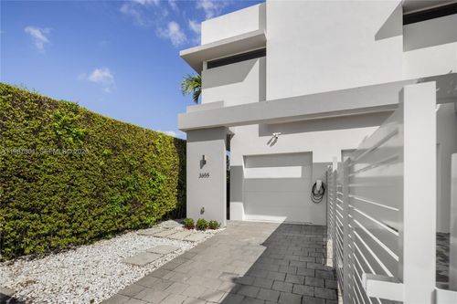 3655-3655 Sw 25th St, Miami, FL, 33133-2003 | Card Image