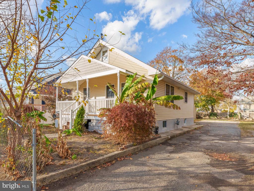 Paul St, Vineland, NJ 08360
