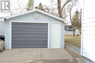 716 4 Th St E, House other with 4 bedrooms, 2 bathrooms and null parking in Assiniboia SK | Image 2