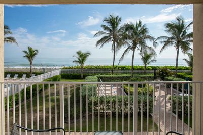 207 - 9800 S Ocean Drive, Home with 1 bedrooms, 1 bathrooms and null parking in Jensen Beach FL | Image 2