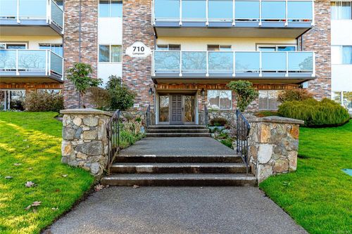 204-710 Lampson St, Esquimalt, BC, V9A6A6 | Card Image