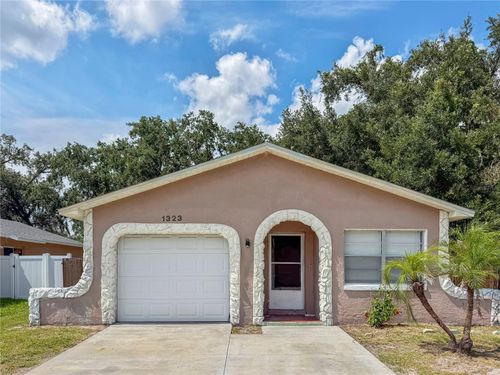 1323 Mill Creek Pl, Kissimmee, FL, 34744-2617 | Card Image