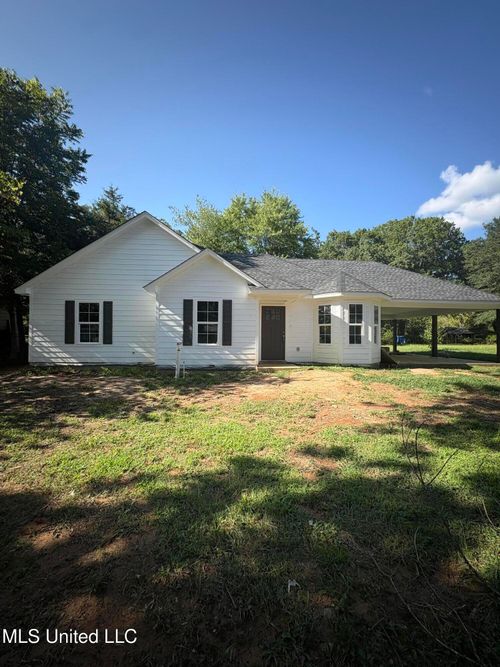 656 Coleman Ave, Holly Springs, MS, 38635-2601 | Card Image