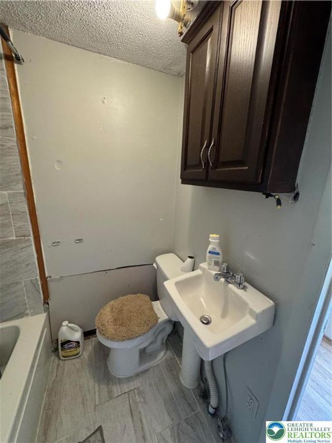 226 E Snyder Ave, Townhouse with 2 bedrooms, 1 bathrooms and null parking in Lansford PA | Image 13