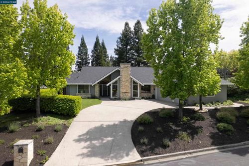 7 Crockett Dr, Moraga, CA, 94556-2829 | Card Image