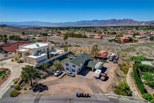 1424 Pueblo Dr, Boulder City, NV, 89005-3207 | Card Image