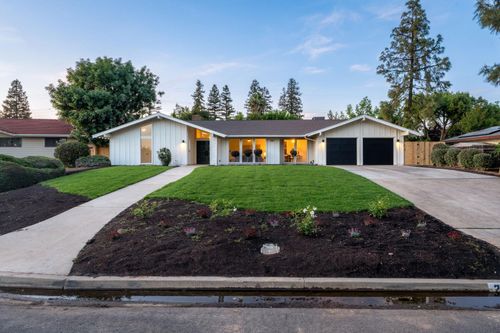 2626 W Scott Ave, Fresno, CA, 93711-2758 | Card Image