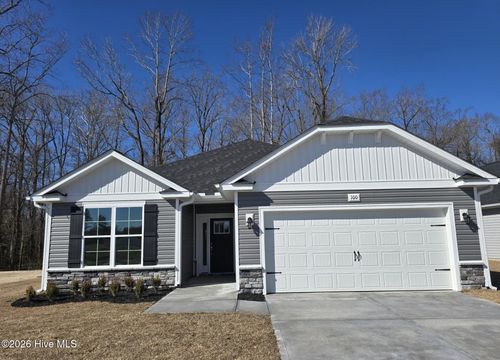 100 Fishing Creek Dr, New Bern, NC, 28562-8304 | Card Image