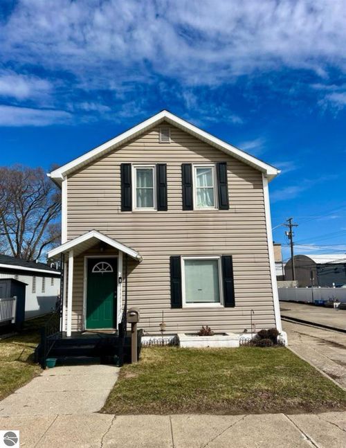 418 Woodworth Ave, Alma, MI, 48801-1829 | Card Image
