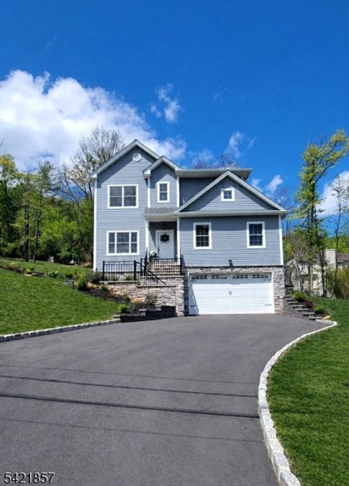 518 Cardinal Ln, Green Brook, NJ, 08812-2117 | Card Image