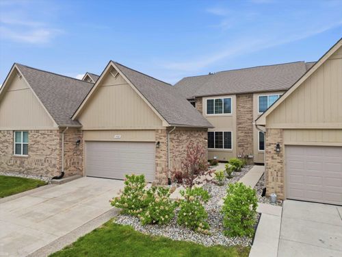 14967 Stoney Brook Dr W, Shelby Township, MI, 48315-5575 | Card Image