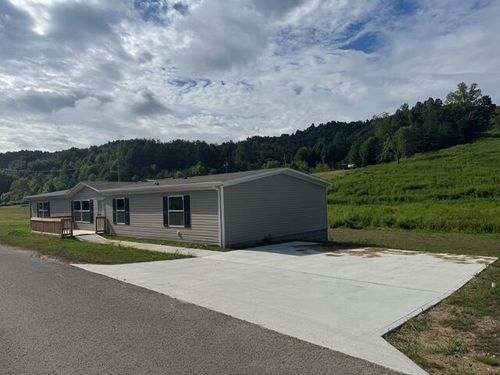 130 Dixon Dr, Corbin, KY, 40701-7407 | Card Image