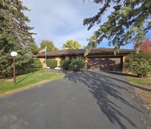 7N081 Hill St, Roselle, IL, 60172-2117 | Card Image