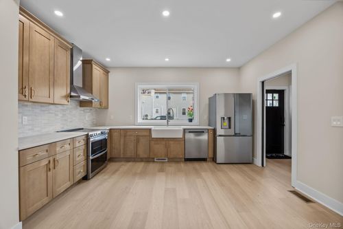 50 Church St, Beacon, NY, 12508-1902 | Card Image