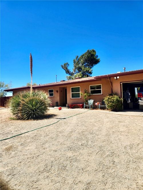 3555 Avenue O6, Palmdale, CA, 93550 | Card Image