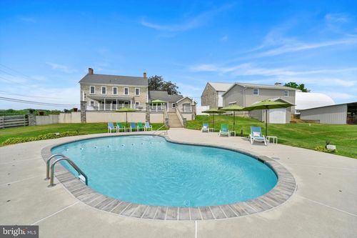 97 S Kemp Rd, Kutztown, PA, 19530-9737 | Card Image