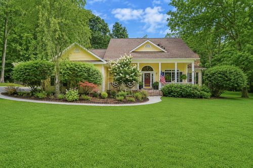 426 Forest Dr, Crossville, TN, 38555-8844 | Card Image