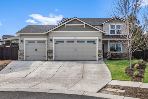 1801 Ne Shadowcrest Way, Bend, OR, 97701-6597 | Card Image