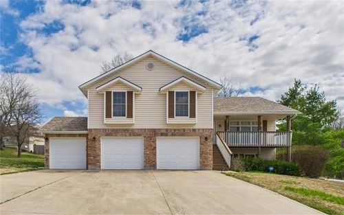 101 Hidden Pines Ln, Warrensburg, MO, 64093-7100 | Card Image