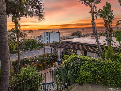 32056 Coast Hwy, Laguna Beach, CA, 92651-6761 | Card Image