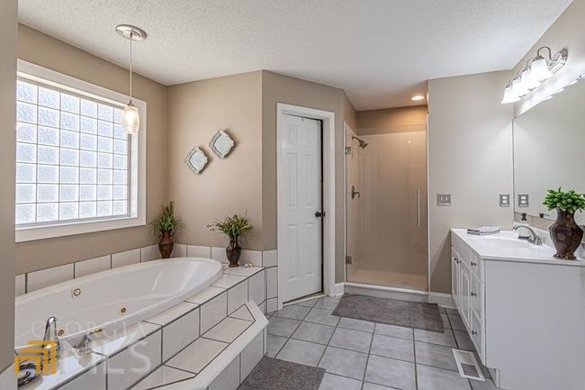 83 N Lake Dr, House other with 5 bedrooms, 4 bathrooms and 3 parking in Newnan GA | Image 24