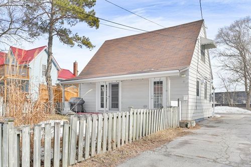 61 Delaney St, Trenton, ON, K8V4L7 | Card Image