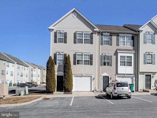 536 S Carlisle St, GREENCASTLE, PA, 17225-1591 | Card Image