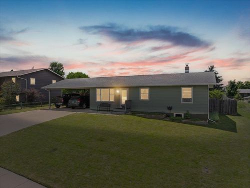 911 S 32nd St, Spearfish, SD, 57783-9757 | Card Image