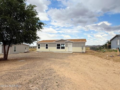 2016 E Road 2 N, Chino Valley, AZ, 86323-7077 | Card Image