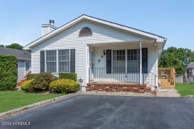 21 Parkview Way, House other with 3 bedrooms, 2 bathrooms and null parking in Manalapan NJ | Image 3