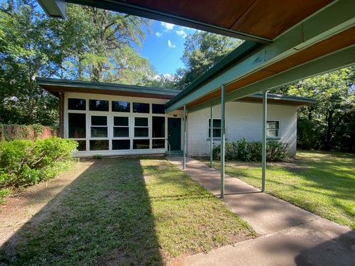 2002 Chowkeebin Nene, TALLAHASSEE, FL, 32301-5820 | Card Image