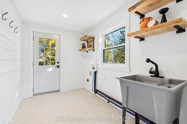 412 Bloomfield Main St, House other with 4 bedrooms, 1 bathrooms and 4 parking in Bloomfield ON | Image 18