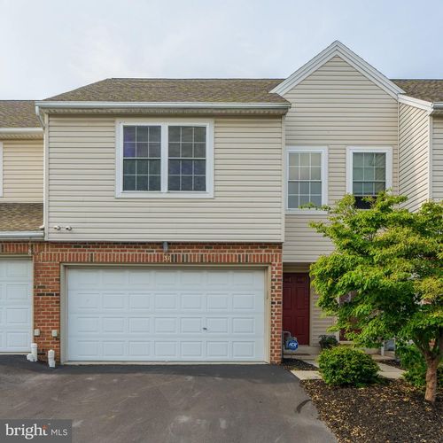 62-2312 Slater Hill Ln E, YORK, PA, 17406-7525 | Card Image