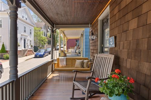 21 John St, Newport, RI, 02840-3105 | Card Image