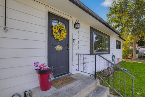 1219 Billups St, Clarkston, WA, 99403-2823 | Card Image