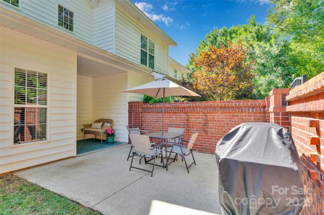 Back Patio & Yard | Image 26