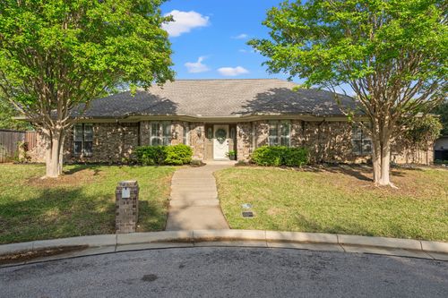 2103 Lake Country Dr, Arlington, TX, 76012-5714 | Card Image