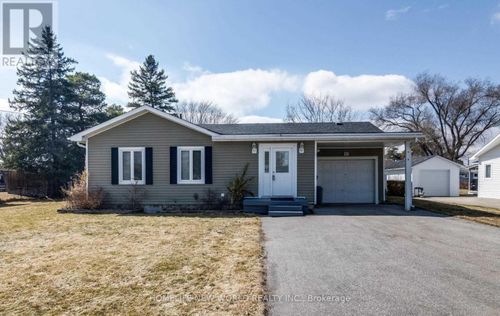 32 Canal St, Keswick, ON, L4P1K5 | Card Image