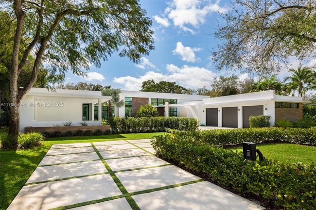 6830 Sw 104 Th St, House other with 7 bedrooms, 8 bathrooms and null parking in Pinecrest FL | Image 46