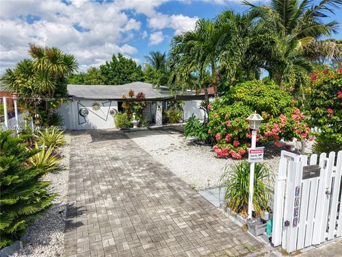 1663 Ne 176th St, North Miami Beach, FL, 33162-1446 | Card Image