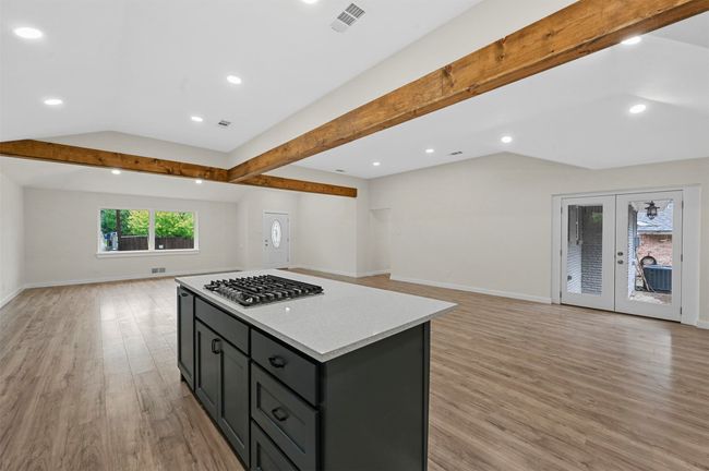 9211 Crestlake Dr, House other with 3 bedrooms, 2 bathrooms and null parking in Dallas TX | Image 6